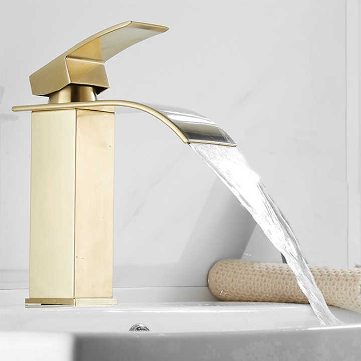 Single Hole Bathroom Faucet CM1001