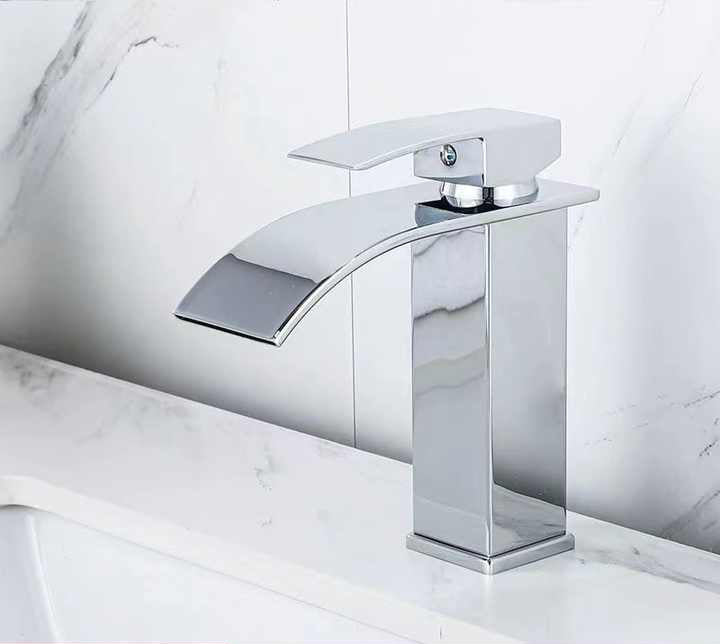 Single Hole Bathroom Faucet CM1001