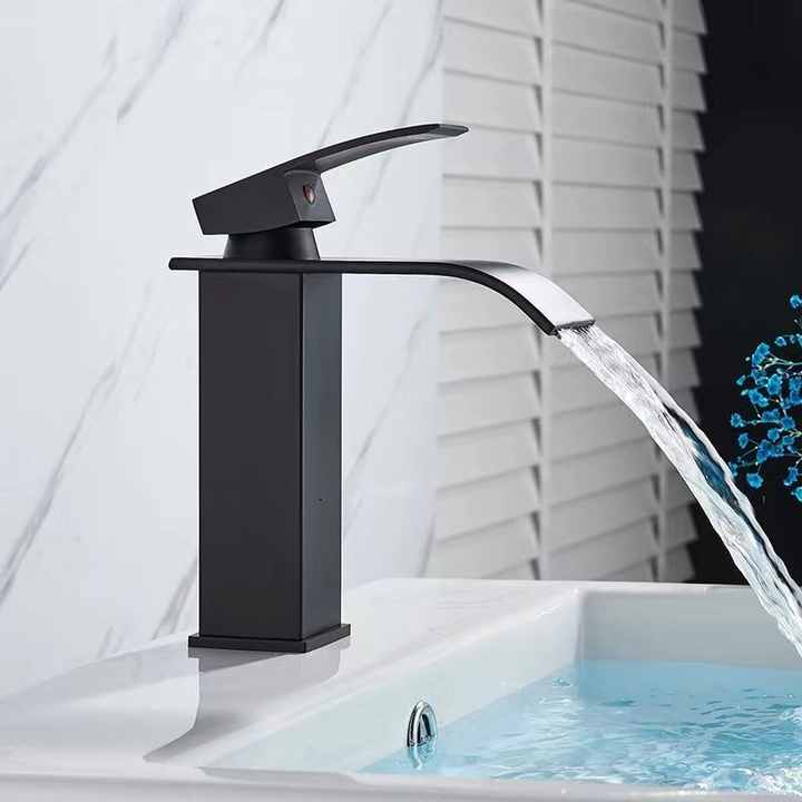 Single Hole Bathroom Faucet CM1001